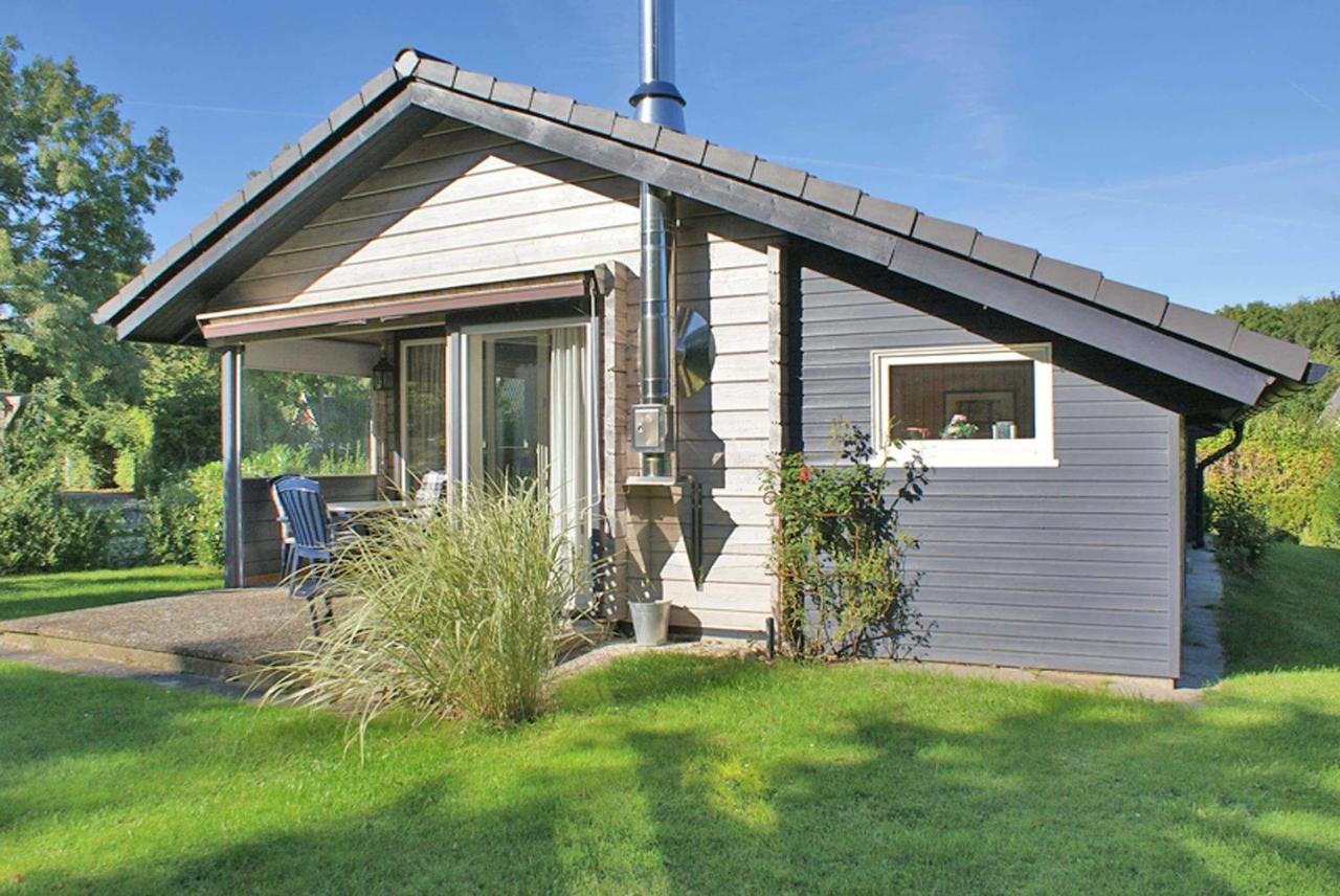 Blockhaus Mit Parkplatz Vor Der Ha Villa Damp Exterior foto